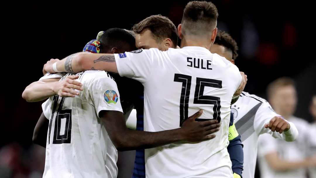 La Alemania de Löw se sacude y gana el clásico a Holanda