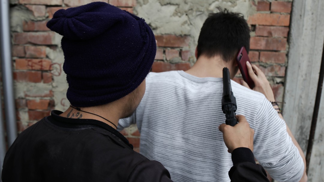Víctima de supuesto atraco indemnizó a ladrones