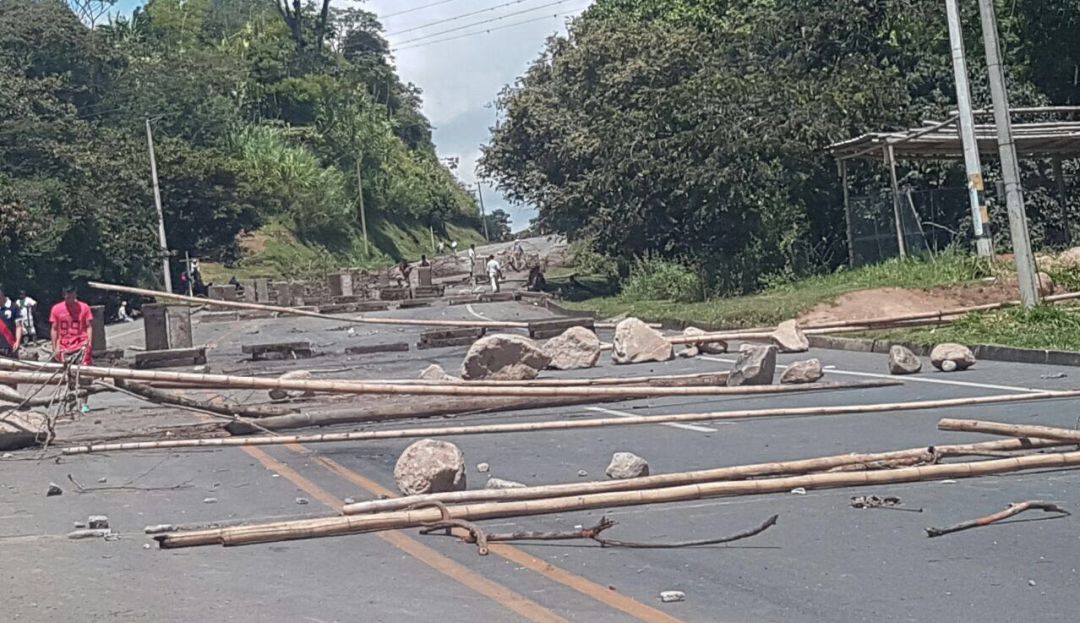 Protestas indígenas: Minga Indígena mantiene bloqueadas vías administradas por el INVIAS