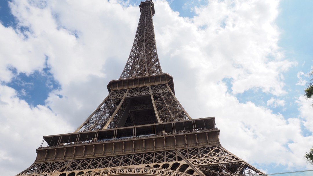 La torre Eiffel celebra 130 años de ser construida
