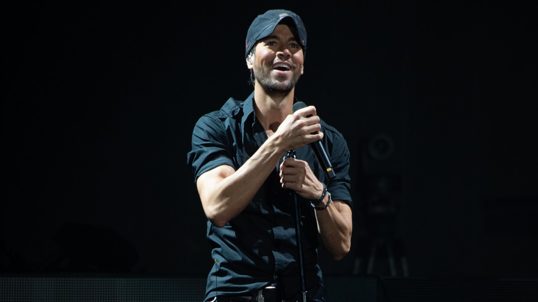 Enrique Iglesias, elegido como el mejor artista latino de todos los tiempos
