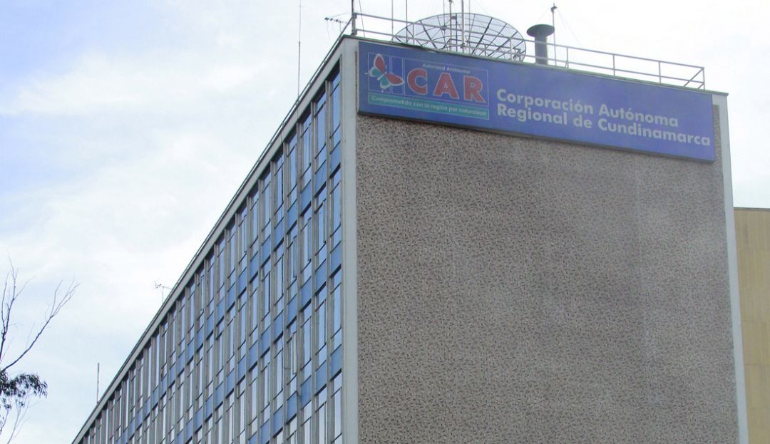 Corporación Autónoma Regional (CAR): Director de la CAR: Sale más costoso arrendar una sede que comprarla