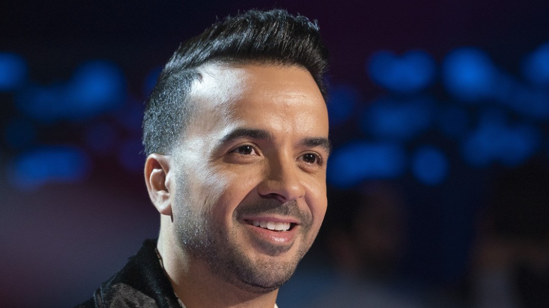 Luis Fonsi defiende a sus hijos en Instagram