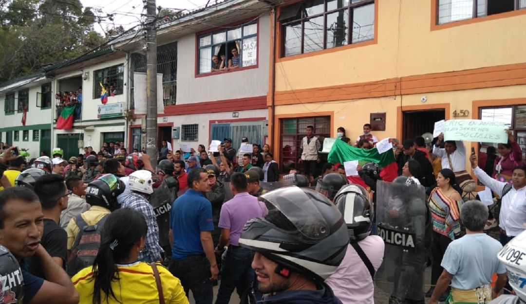 Minga indígena: Ciudadanos opositores a la minga atacaron sede del CRIC en Popayán