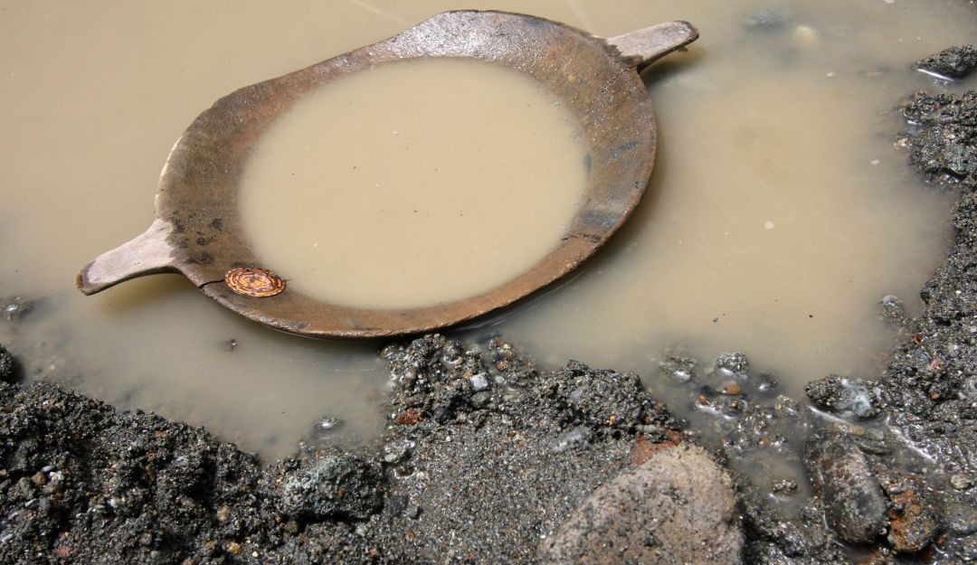 Engaño a indígenas: Los indígenas que exportaban 20 millones de dólares en oro y no lo sabían
