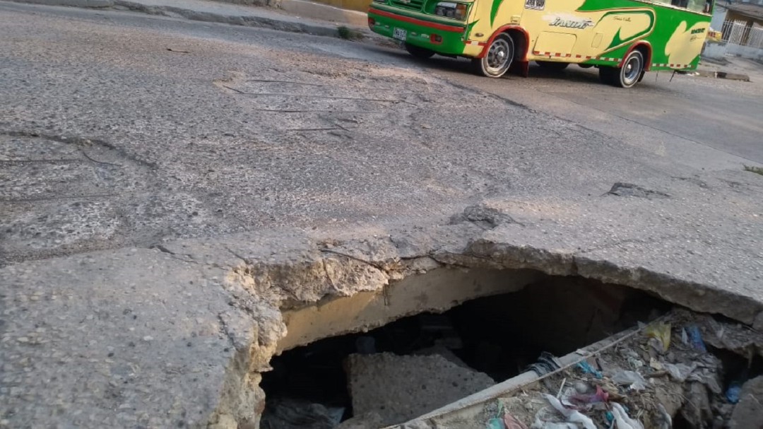 Barrio Torices en Cartagena advierte caída de un puente vehicular