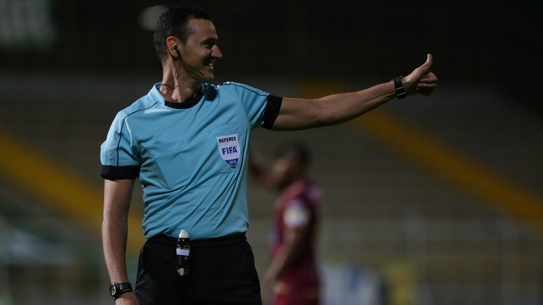 El 'lapsus' de Wil-Var Roldán en el estadio Alfonso López