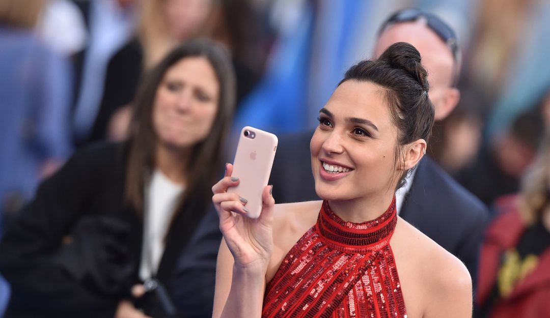 Mujer maravilla felicita a Shazam: Así felicitó “La Mujer maravilla” a “Shazam” por su estreno en cines