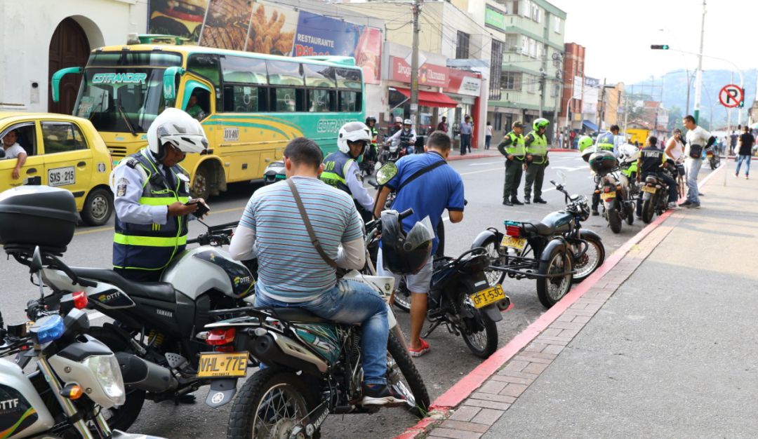 TRANSPORTE INFORMALIDAD: Operativos contra el transporte informal en los "terminalitos"