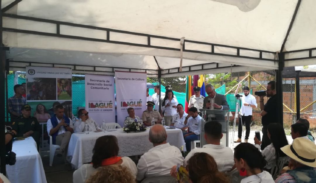 Las autoridades municipales hicieron presencia en la actividad para las víctimas.