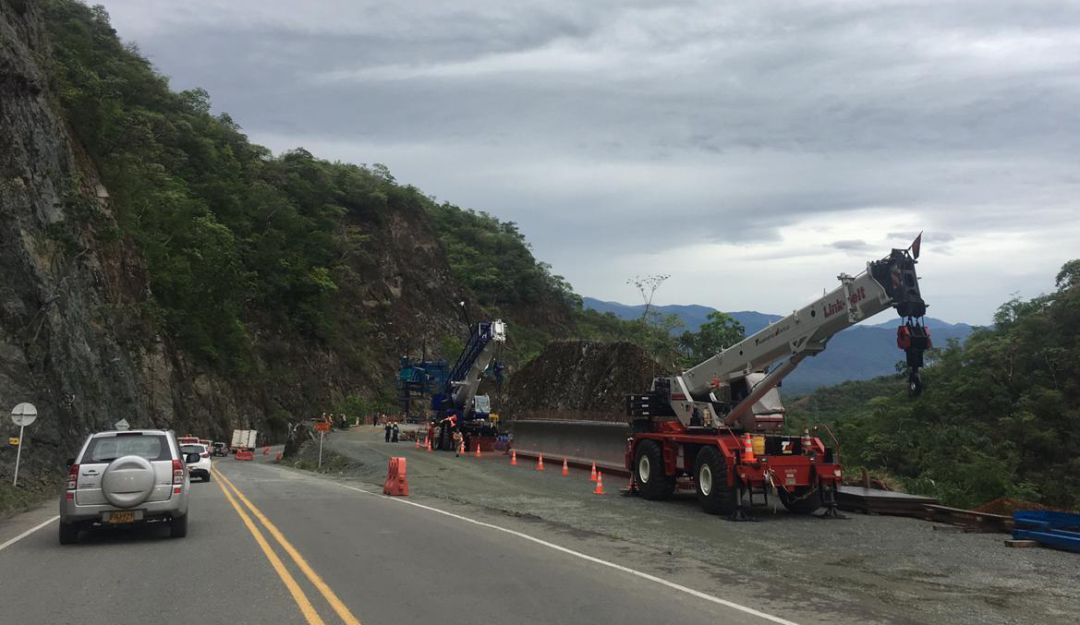 Nuevo puente en Santa Fe de Antioquia próximamente unirá sus dos lados: Nuevo puente en Santa Fe de Antioquia próximamente unirá sus dos lados