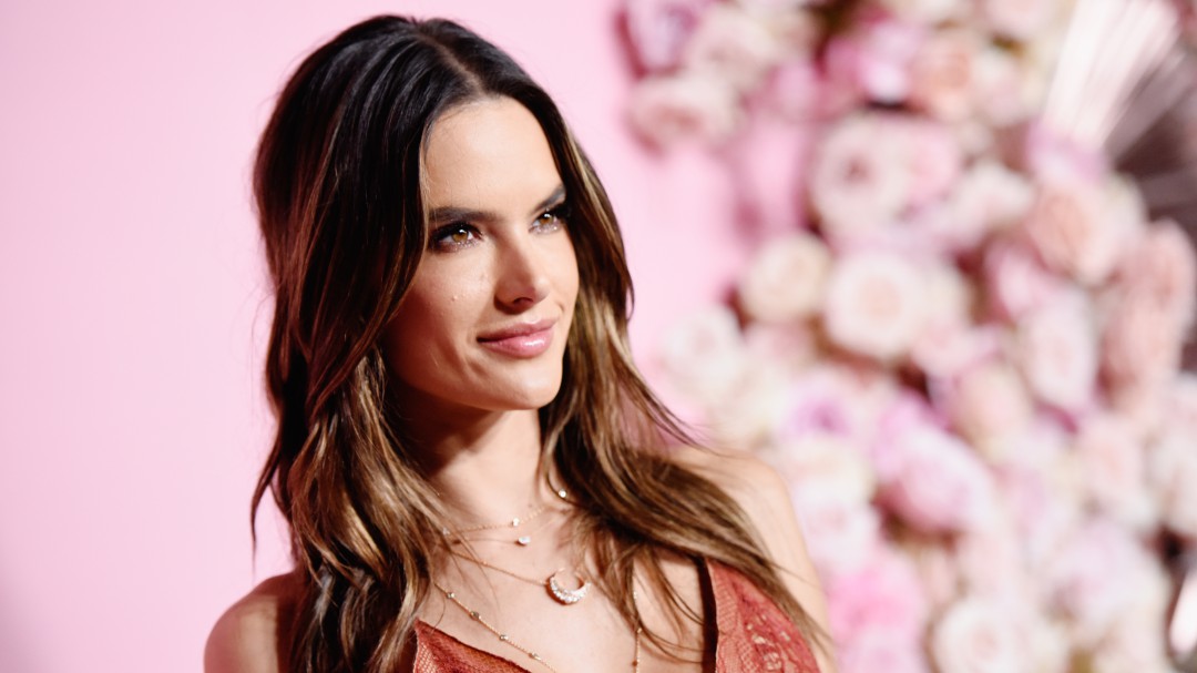 A sus 38 años, Alessandra Ambrosio roba suspiros a más de uno