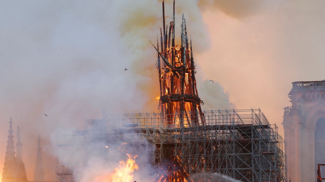 Impactantes imágenes del incendio en Catedral de Notre Dame