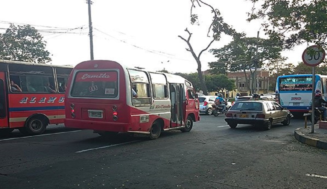 Los buses y taxis se quedarán sin radios en Colombia