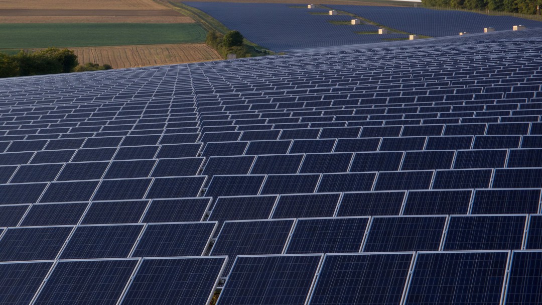Más de 2 mil paneles solares se han implementado en Neiva