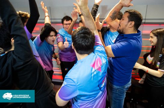 Equipo Rainbow 7 Twitter: @lolesportla @Rainbow7lol Equipo Rainbow 7 Twitter: @lolesportla @Rainbow7lol