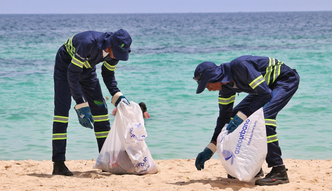 Plan de limpieza playas Cartagena Semana Santa: Ponen en marcha plan de limpieza en playas de Cartagena para Semana Santa