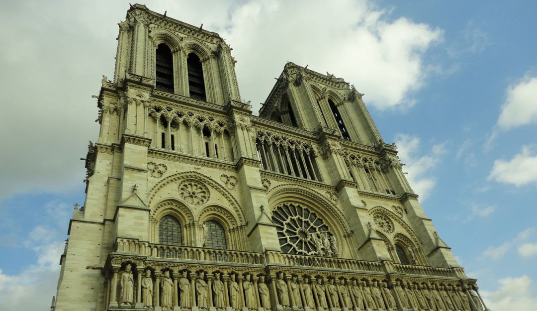 Notre Dame, ocho siglos en cenizas