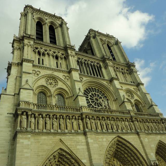 Notre Dame, ocho siglos en cenizas