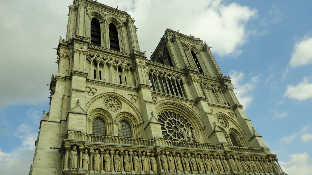 Notre Dame, ocho siglos en cenizas