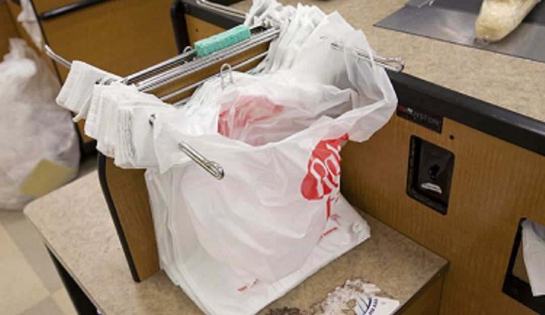 Minambiente anuncia cambio de bolsas plásticas a biodegradables