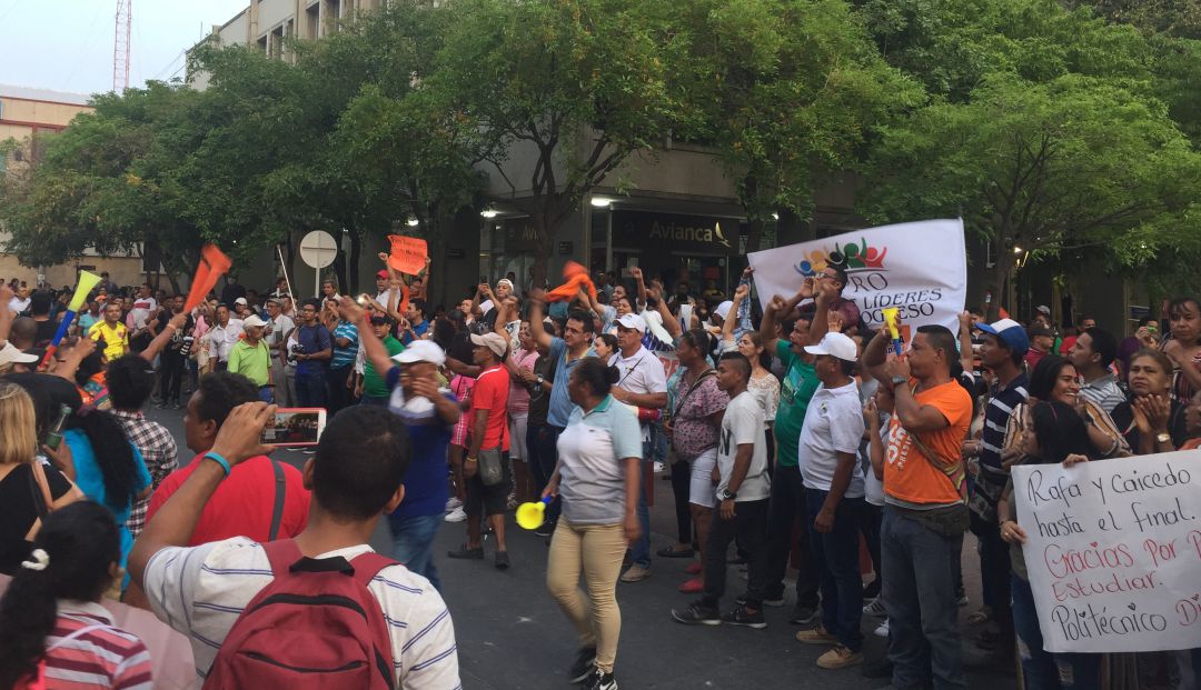 Alcaldía de Santa Marta: Tensión en Santa Marta por protesta frente a la Alcaldía