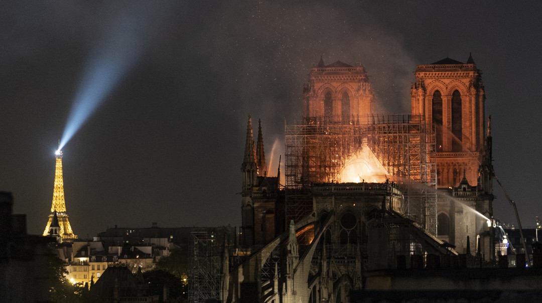 El mundo del deporte afligido por el incendio de Notre Dame