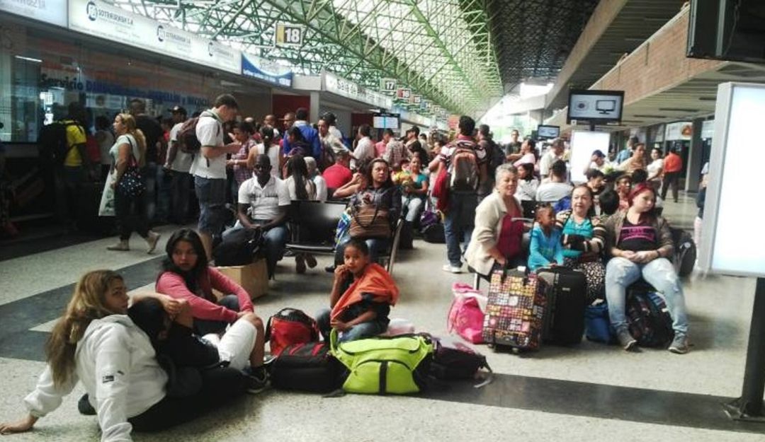 Por desobediciencia cierran las dos terminales de Medellín: Por desobediencia cierran las dos terminales de Medellín