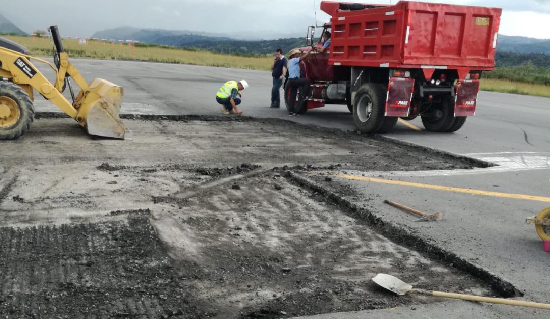 Aeropuertos: Intervienen de urgencia pista del aeropuerto en Chachagüí