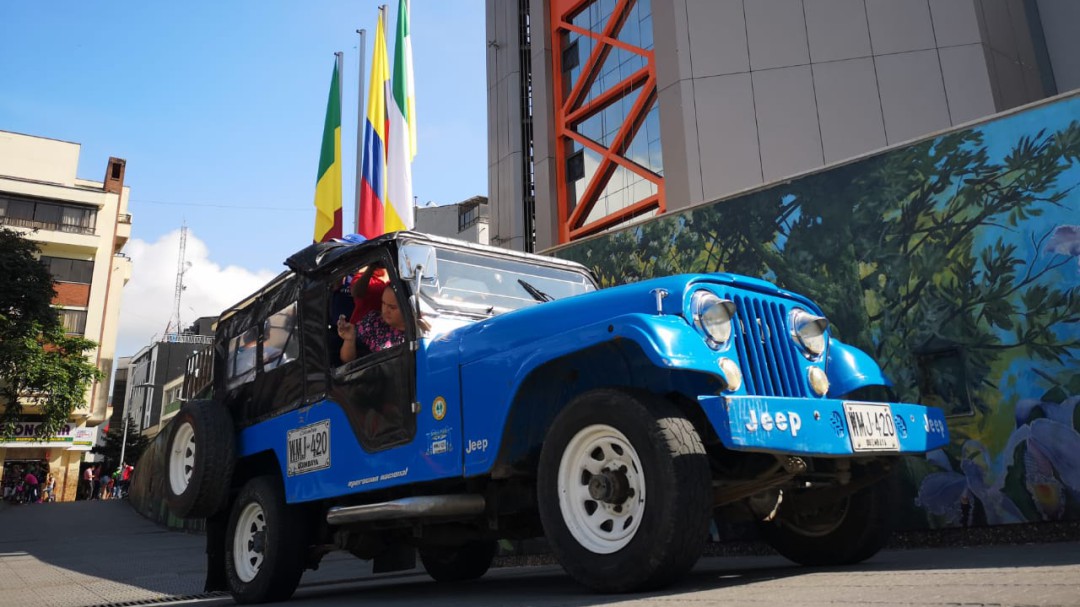 En Jeep Willys se recorre el Quindío en la semana santa
