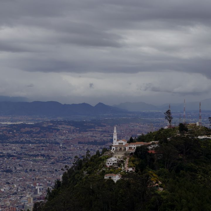 Este viernes santo, más de 78 mil personas subieron caminando Monserrate