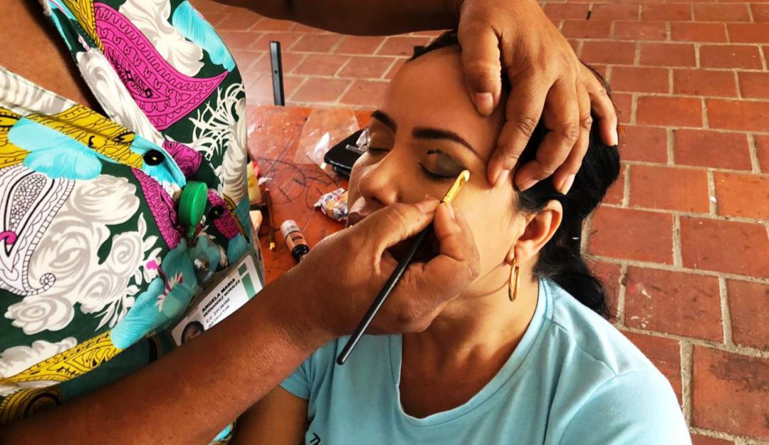 técnicas de belleza: PES certificó a 35 mujeres de Colombiatón en técnicas de belleza