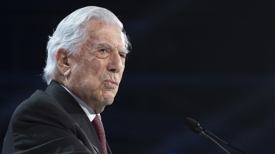 Vargas Llosa espera que suicidio de García no detenga labor fiscal en Perú