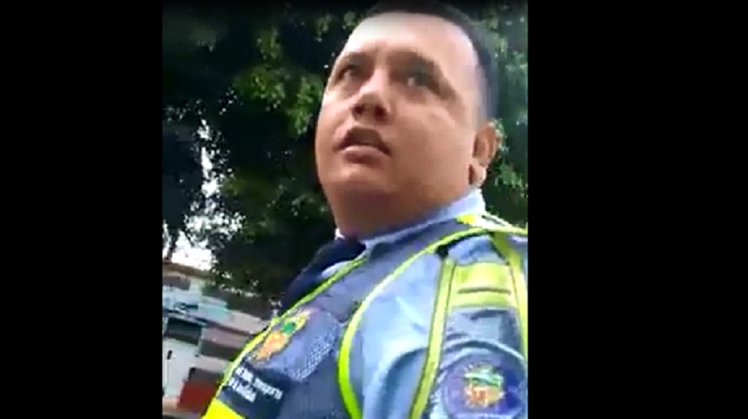 Escándalo en Ibagué por video publicado por un agente de tránsito
