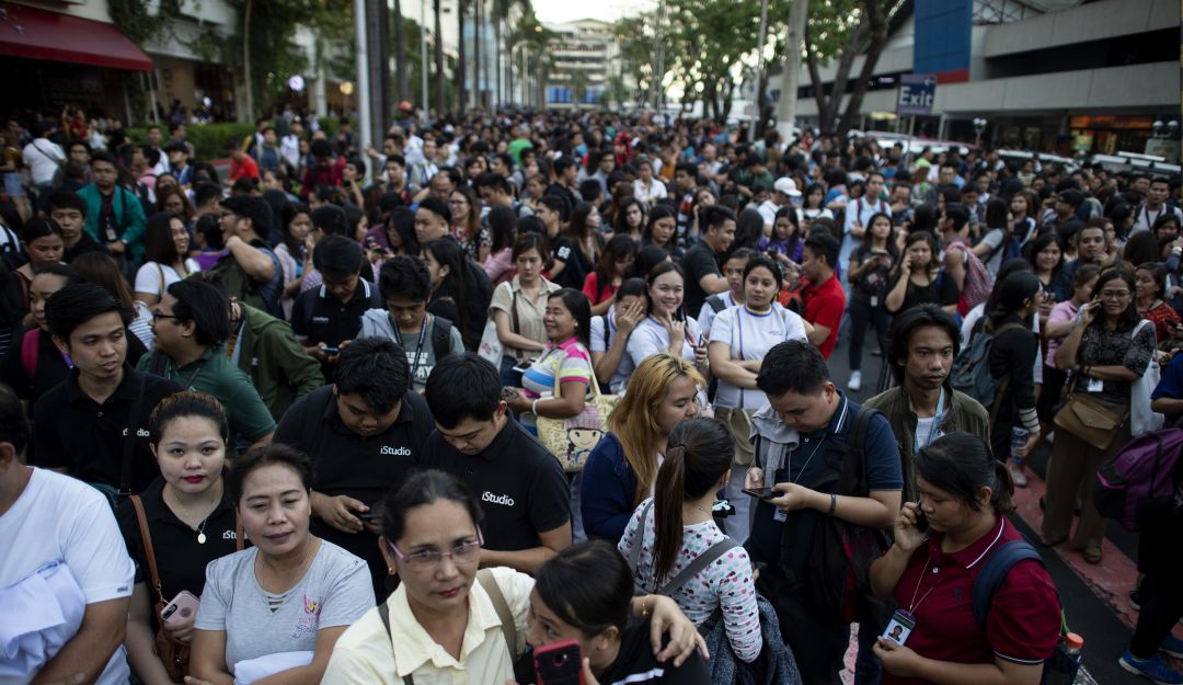 Terremoto en Filipinas: Cinco muertos en el derrumbe de dos edificios por un terremoto en Filipinas
