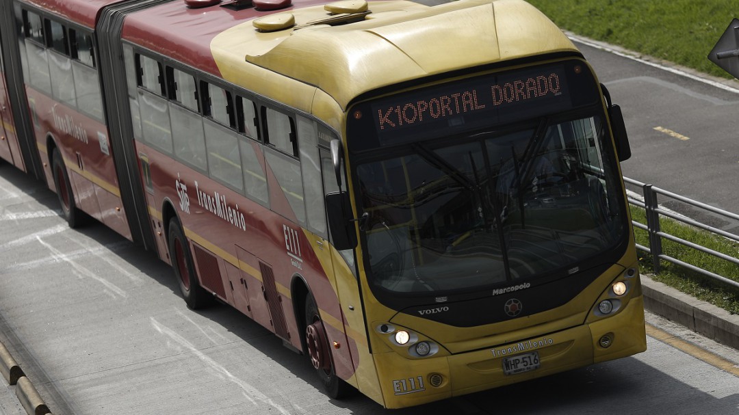 Auxiliar bachiller encontró una granada en una estación de Transmilenio