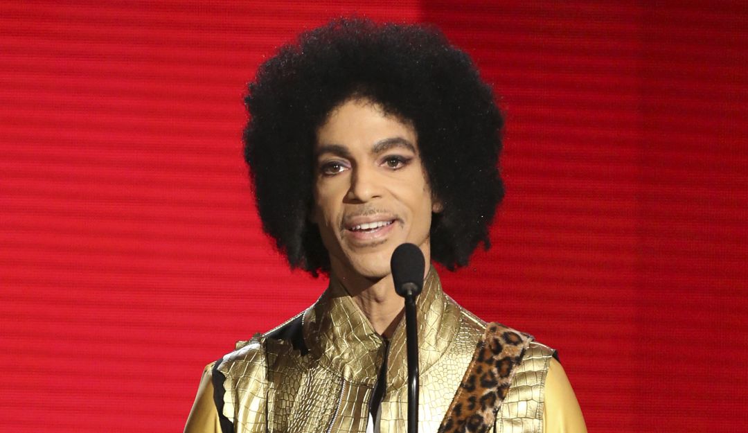El libro de memorias que Prince estaba escribiendo al momento de su muerte saldrá a la luz el 29 de octubre.