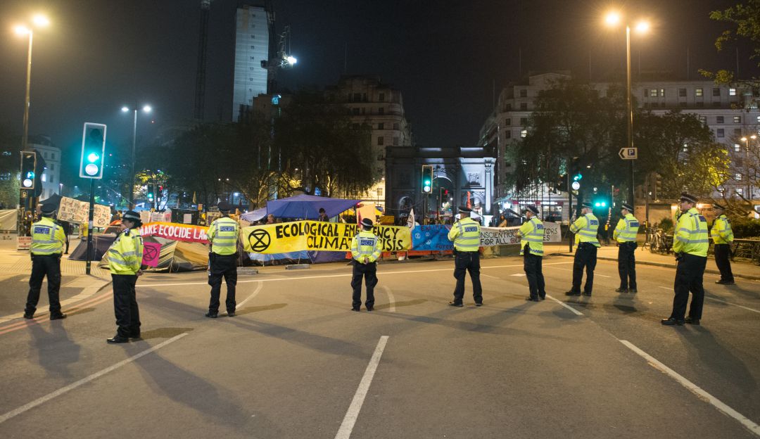Crisis ambiental: Más de 900 activistas detenidos en Londres