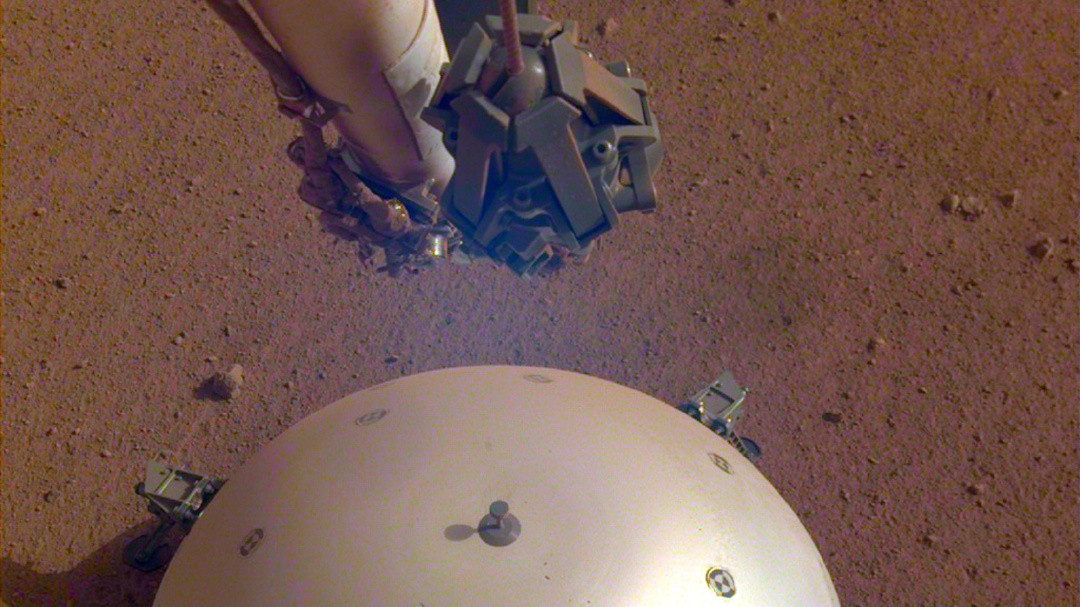 El módulo InSight registra el primer "aparente" sismo detectado en Marte
