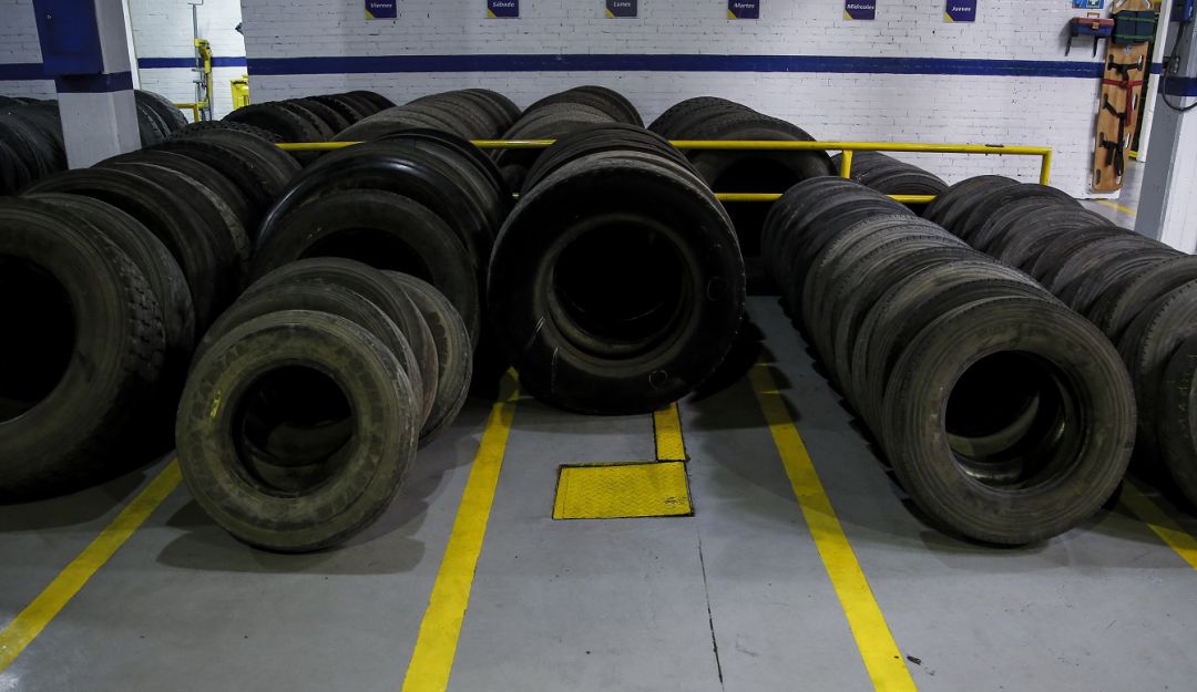 Vías de Bogotá: Con caucho de llantas se han arreglado 2.700 vías en Bogotá