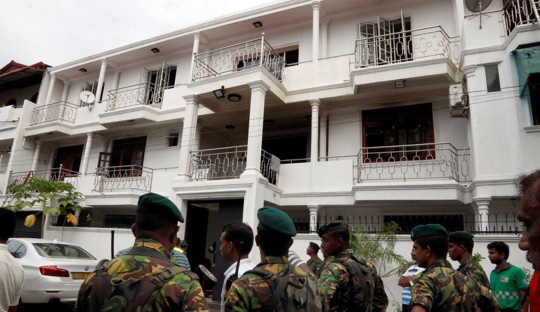 Renuncia secretario de Defensa de Sri Lanka: Sri Lanka rebajó en más de 100 la cifra de muertos tras atentados
