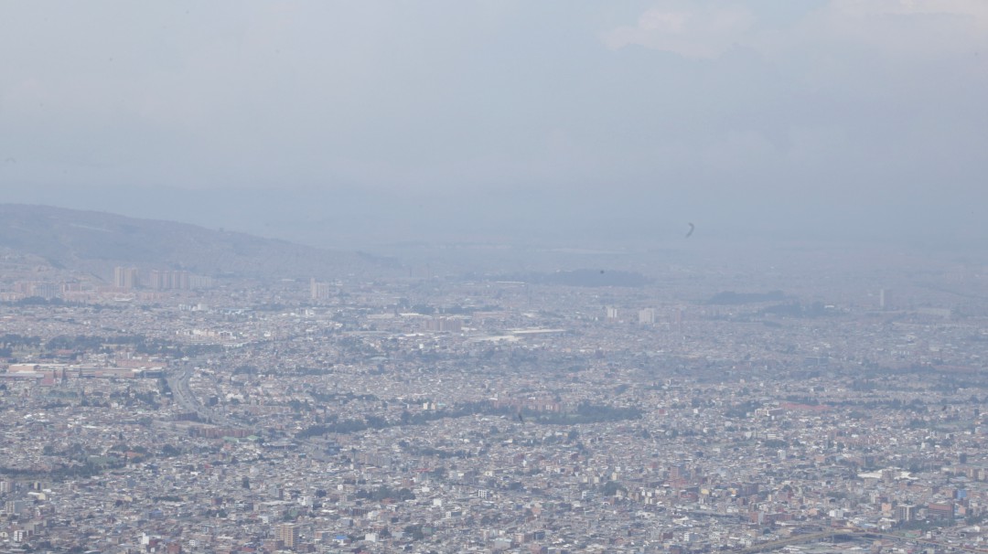 Anuncian inversión de 500 mil dólares en mejoramiento del monitoreo de aire en Colombia