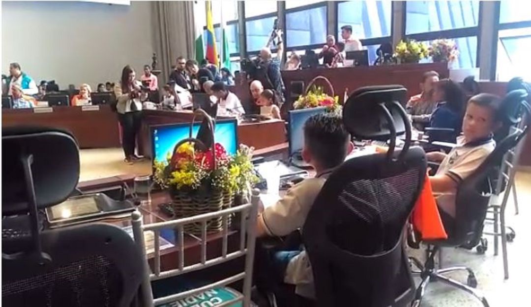 Abril mes de la niñez, Jóvenes Concejales por un día, municipio de Medellín: Niños en Medellín fueron concejales por un día