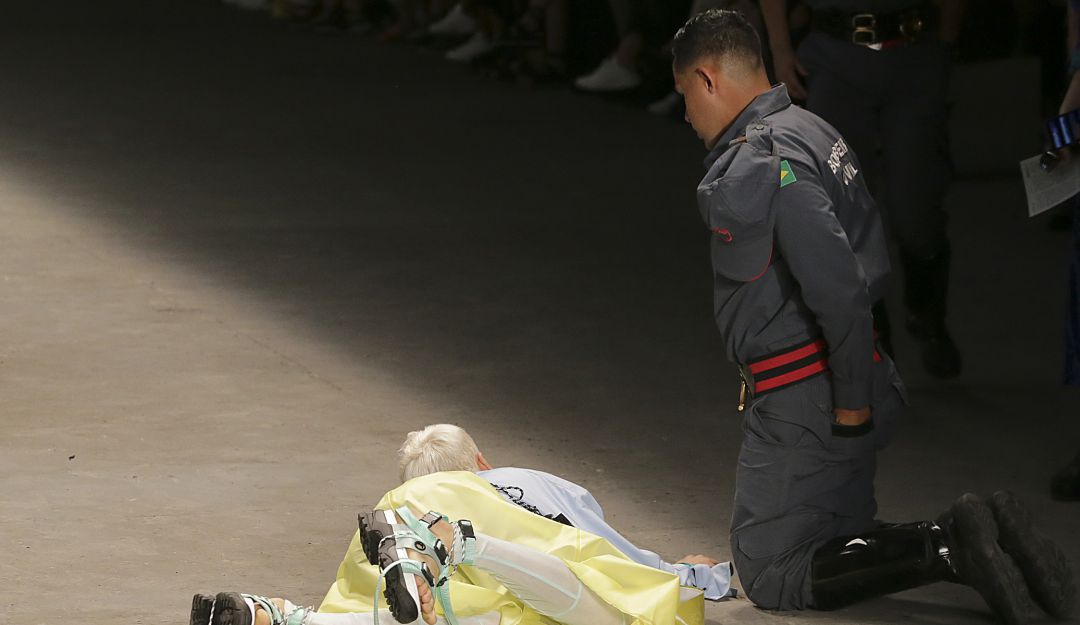 Muerte en pasarela de Brasil: Modelo muere tras enfermarse y caer en pasarela en Sao Paulo