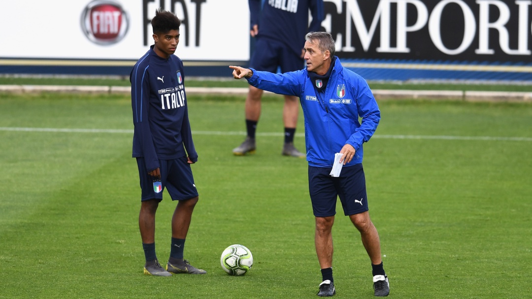 Roberto Mancini elogia a Eddie Salcedo en la Selección italiana