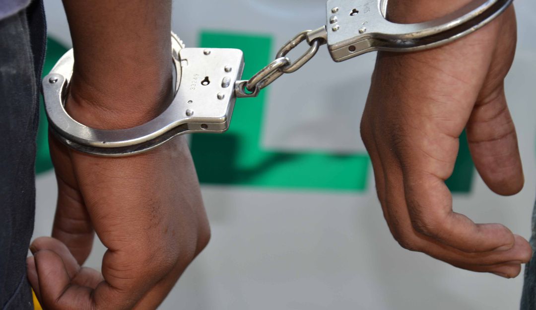 policías delincuentes en Medellín, policías capturados, Policía Metropolita: Aseguran a cuatro policías investigados por robo de 10 millones de pesos