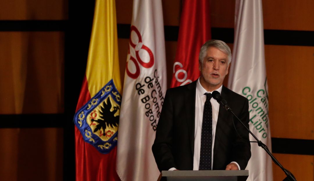 Artículo del PND que desvía recursos del predial es un exabrupto: Peñalosa