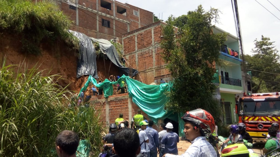 VIDEO: Deslizamiento sepultó a dos obreros en Zapamanga