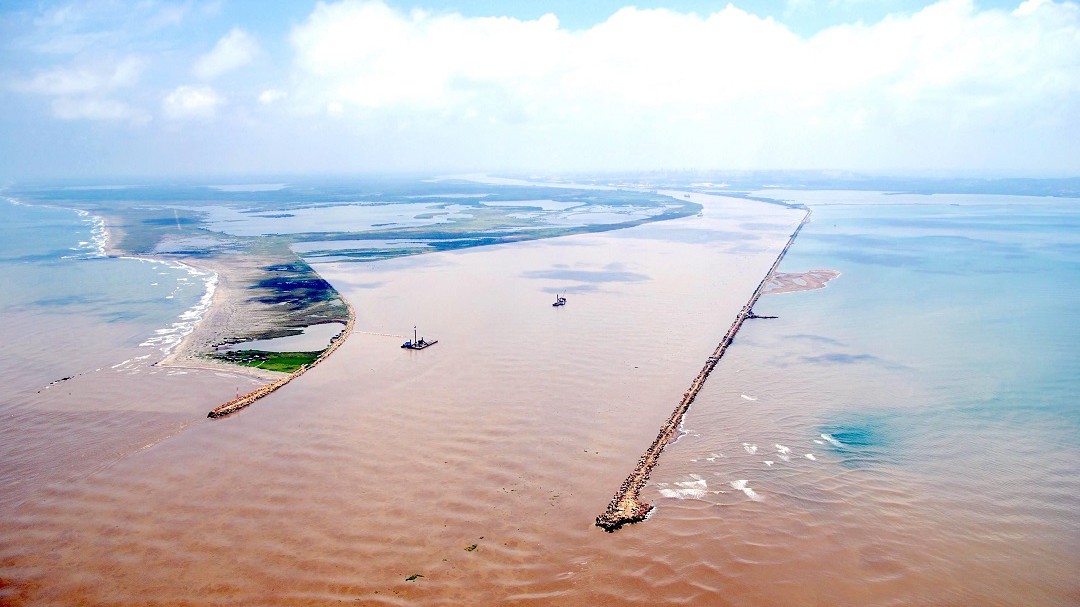 Aprueban Confis por $41 mil millones para dragado permanente en el puerto