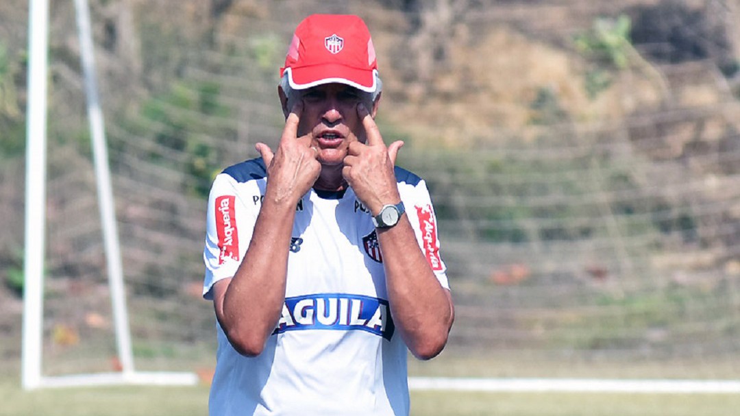 Comesaña vuelve y juega con Junior